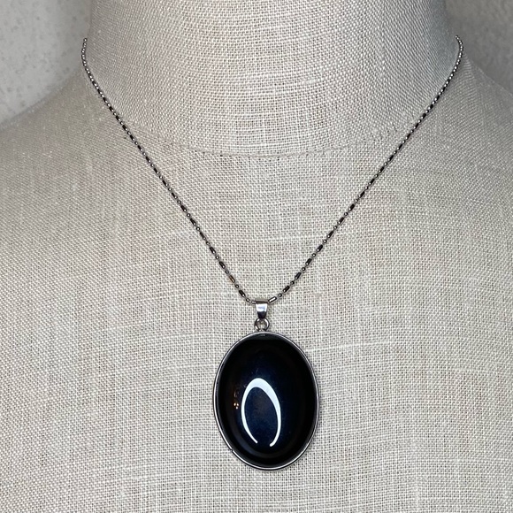 Jewelry - FrenchJet or Onyx 18K white gold filled Pendant with 17” chain